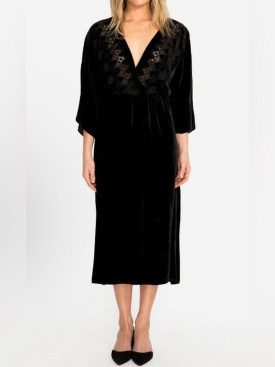 Johnny Was Black Velvet V-Neck Women\'s Dress with Embroidery Detail - Size XL Johnny Was Black Velvet V-Neck Women\'s Dress with Embroidery Detail - Size XL